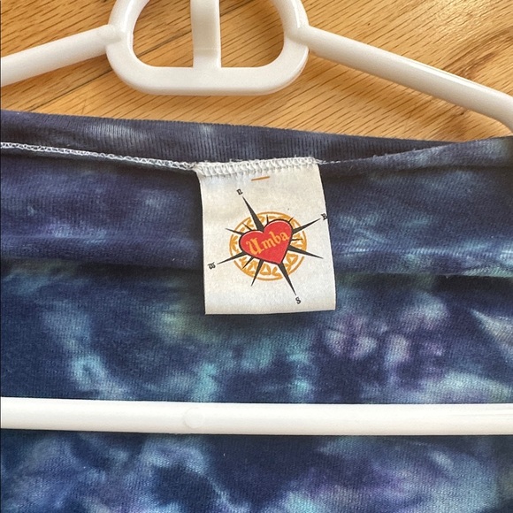 Fun tie-die wrap. - Picture 2 of 4